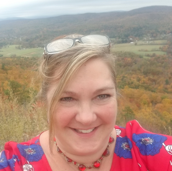 Meet your Posher, Belinda - Picture 2 of 2